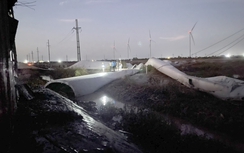 Hy hữu cánh quạt điện gió bị gãy, vỡ vụn thành nhiều mảnh