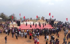 Hội hoa sơn tra lớn nhất Việt Nam có gì hay mà nghìn người vượt dốc, vượt đèo đến xem?
