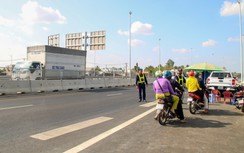 Hàng trăm xe máy "lạc lối" vào cao tốc Mỹ Thuận - Cần Thơ