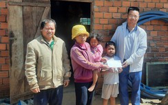 Cha mất vì TNGT, con ung thư máu thiếu tiền cứu chữa