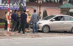 Người hùng hổ đập phá kính xe ô tô sau va chạm giao thông là cán bộ hải quan