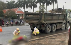 Va chạm với xe ben, học sinh tiểu học tử vong thương tâm