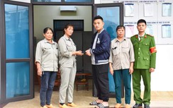 Nhặt được số tiền gấp 3 lần lương tháng, nữ lao công tìm người đánh rơi để trả