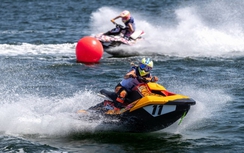 Gần 70 tay đua so kè ở giải mô tô nước lần đầu tổ chức tại Việt Nam