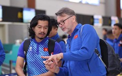 Giữa cơn bão, lãnh đạo VFF bất ngờ tiết lộ về hợp đồng với HLV Troussier