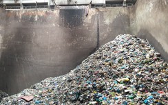 Nhà máy đốt rác lớn nhất Cần Thơ tạm ngưng hoạt động, xe rác xếp hàng nằm chờ
