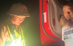 Nhiều ô tô dính phạt vì dừng xe để ngủ trên cao tốc Cam Lộ - La Sơn