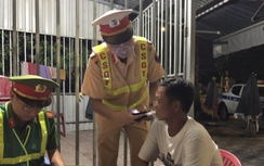 Xử phạt thanh niên bám theo CSGT để báo chốt
