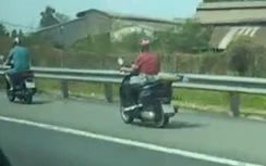 CSGT xác minh 2 xe máy chạy vào cao tốc TP.HCM - Trung Lương