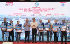 Tiếp sức ngư dân vươn khơi bám biển