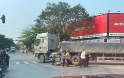 Đi vào điểm mù, cụ ông bị xe đầu kéo cán tử vong