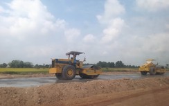 Hơn 30 hộ dân chưa nhận tiền đền bù, đường kết nối Long An - TP.HCM thi công chậm