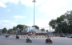 Cần Thơ: Vì sao đèn tín hiệu ở ngã năm mới lắp đã tạm dừng hoạt động?