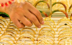 Giá tăng phá đỉnh lịch sử, siết quản lý thuế với mua bán vàng