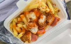 Nhiều học sinh cấp 3 ở Nha Trang bị ngộ độc nghi ăn cơm gà trước cổng trường