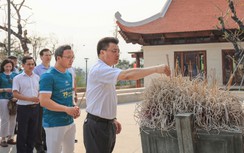 BTC Marathon vì ATGT dâng hương tưởng nhớ Đại tướng võ Nguyên Giáp và anh hùng liệt sỹ