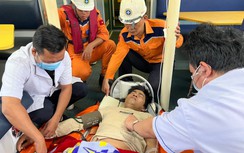 Liên tiếp cứu ngư dân gặp nạn trên vùng biển Hoàng Sa