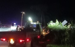 Kon Tum: Ô tô tự lật trên đèo Lò Xo, 2 người tử vong