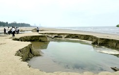 Múc cát biển đắp dự án bờ kè hơn 100 tỷ: Doanh nghiệp thi công nói gì?