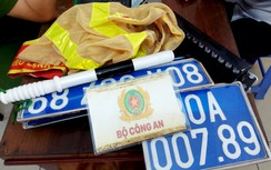 Điều tra thanh niên ở Đồng Tháp giả danh công an, giữ 3 biển số ô tô màu xanh