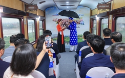 Khách đi tàu hào hứng với dịch vụ chưa từng có