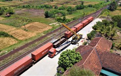 Khách hàng được miễn phí trung chuyển hàng hóa qua hầm đường sắt sạt lở