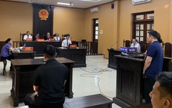 Đánh gãy cả hai tay shipper, chồng lĩnh án 9 năm tù, vợ bị bắt khẩn cấp tại tòa