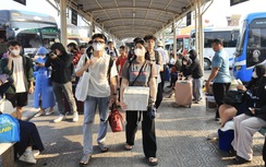 Bến xe đông nghẹt trước kỳ nghỉ lễ 30/4 -1/5