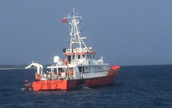 Vụ chìm sà lan ở Quảng Ngãi: Vẫn chưa có tin tức 5 nạn nhân mất tích