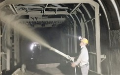 Công nhân căng mình gia cố hầm Bãi Gió sau sự cố