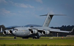 Choáng với chiếc máy bay chuyên chở "quái thú" của tổng thống Mỹ