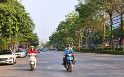 Hà Nội nắng nóng, đường phố vắng vẻ dịp nghỉ lễ
