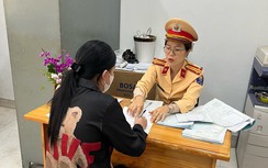 CSGT Quy Nhơn phát hiện 2 cô gái sử dụng ma túy tham gia giao thông