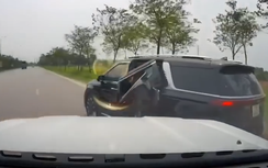 Quay đầu bất cẩn, ô tô gây tai nạn với xe con đi hướng ngược lại