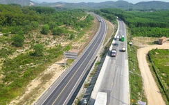 QL1 thông thoáng trong ngày đầu điều tiết xe tải nặng không vào cao tốc Cam Lộ - La Sơn