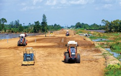 Cao tốc Cần Thơ - Cà Mau vẫn chờ cát