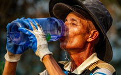 Công nhân mướt mồ hôi dưới cái nắng hơn 40 độ C nơi công trường đường dây 500kV mạch 3