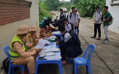 Học sinh ngơ ngác khi bị CSGT Vĩnh Phúc mặc thường phục xử lý vi phạm