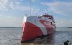 Tàu cao tốc Thăng Long đưa 300 khách đầu tiên từ TP.HCM đi Côn Đảo