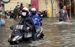 TP Thủ Đức có 16 tuyến đường ngập do mưa, khu vực nặng nhất ngập tới 0,6m