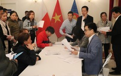Vụ cháy trung tâm thương mại tại Ba Lan: Hỗ trợ bà con làm thủ tục nhanh nhất