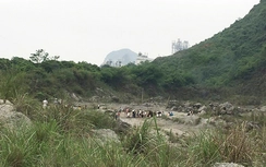 Rủ nhau ra hồ vắng chơi ngày lễ, 2 nữ sinh đuối nước tử vong