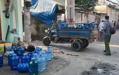 Xe ba gác chở nước lật ở ngã ba, người đàn ông tử vong tại chỗ