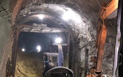 Sạt lở hầm Chí Thạnh, chuyển tải 12 đoàn tàu khách, dừng chạy nhiều tàu