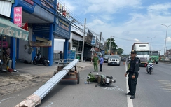 Tạm giữ tài xế chở tôn va chạm khiến thanh niên tử vong
