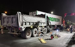 Bản tin TNGT 23/5: Tài xế mắc kẹt trong cabin, đầu xe tải biến dạng sau tai nạn