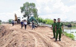 An Giang: Xác minh nghi vấn lợi dụng nạo vét ao cá để khai thác cát trái phép
