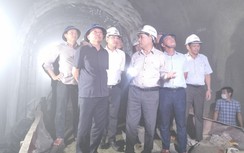 Thứ trưởng Nguyễn Danh Huy kiểm tra sạt lở hầm Chí Thạnh, chỉ đạo sớm thông tàu
