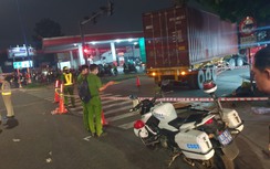 Người đàn ông đi bộ ngã vào gầm xe container, tử vong tại chỗ