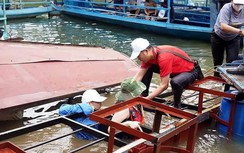 Lật cầu phao ở Bắc Kạn: 20 người rơi xuống hồ Ba Bể được hỗ trợ tài sản